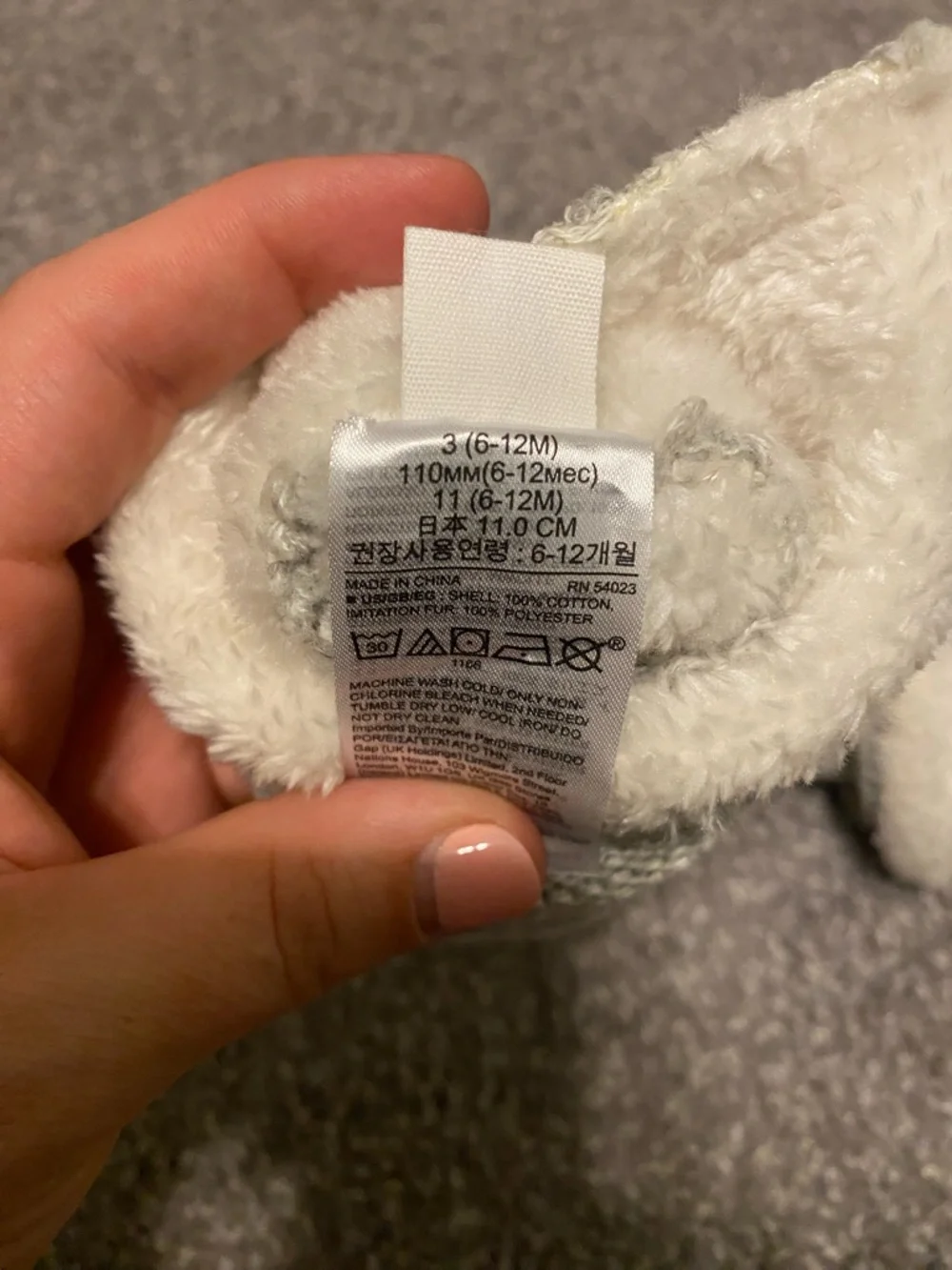 GAP Cream Knit Baby Booties with Faux Fur Cuff